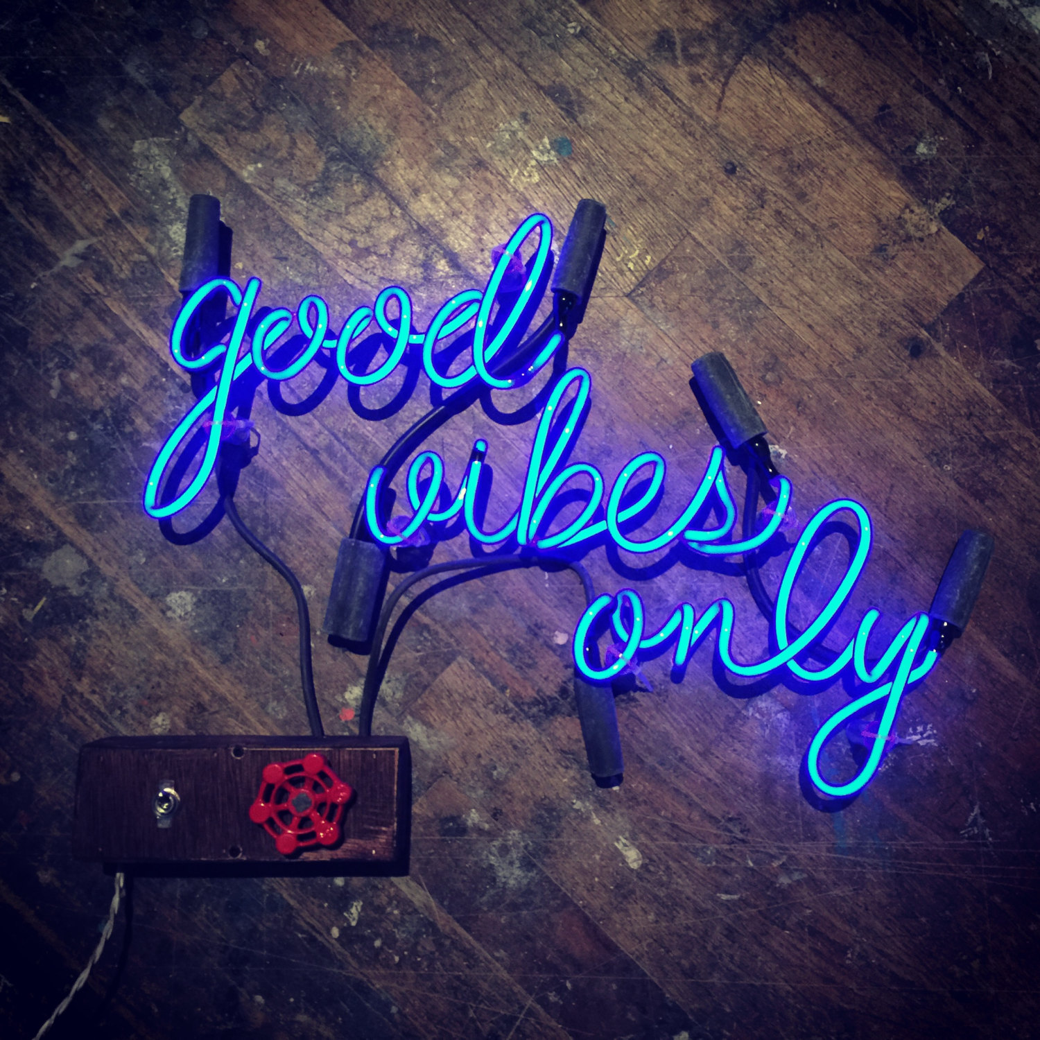 Good Vibes Only Neon Sign Ready-Made - ShopBlast - best 